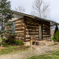 Augusta MO - The Small Cabin