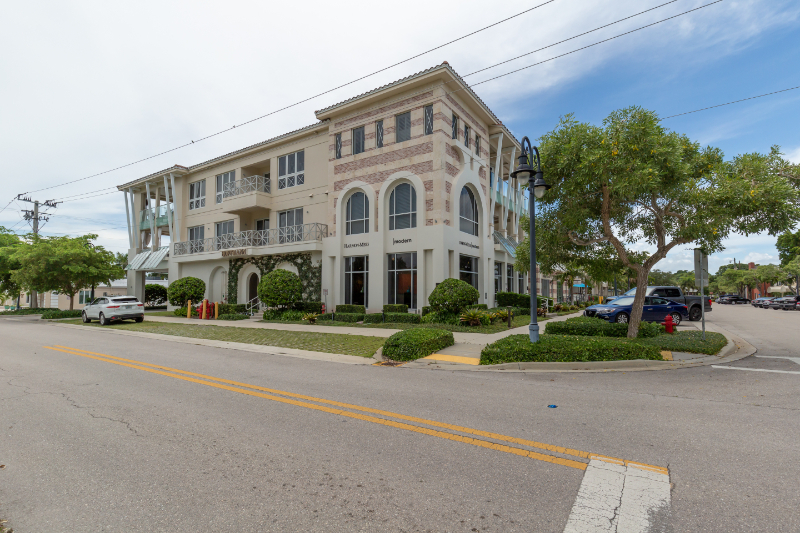 3rd Street Collection La Galleria Hoffmann Commercial Real Estate