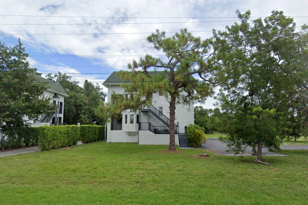 208 Palm River Blvd