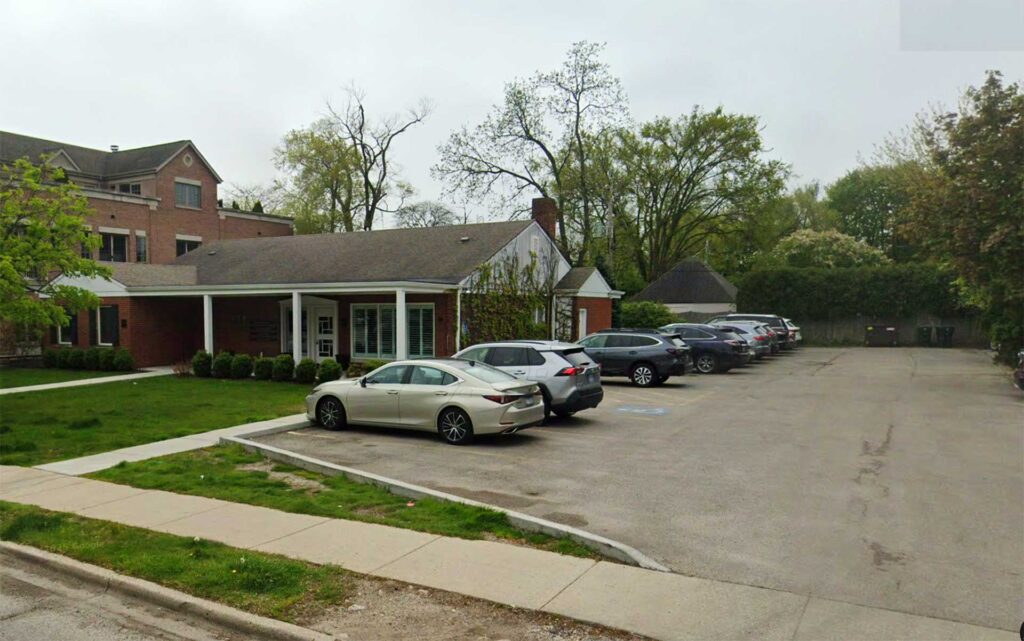 530 Winnetka Ave