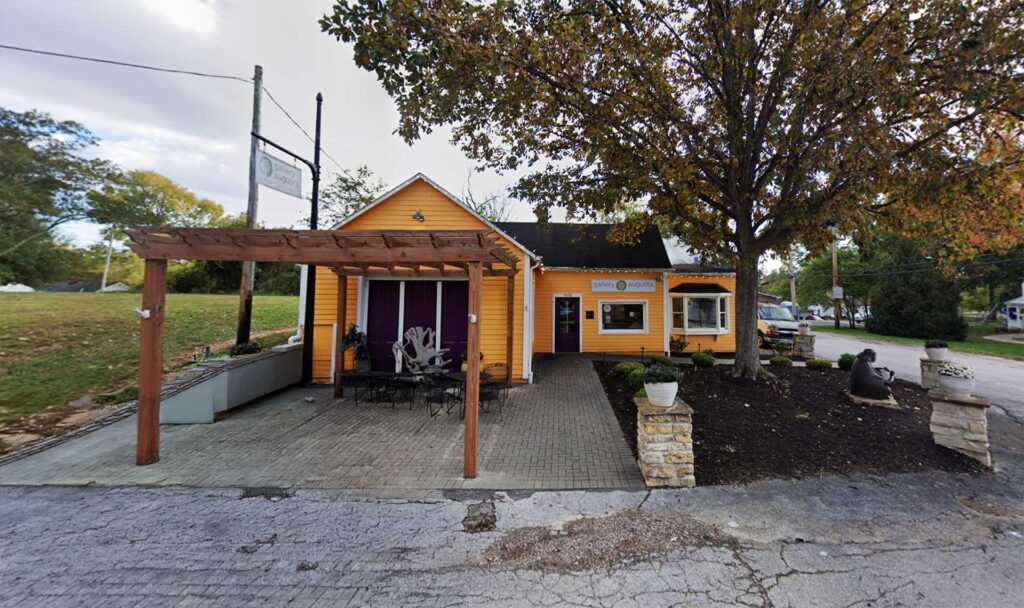 5558 Walnut St