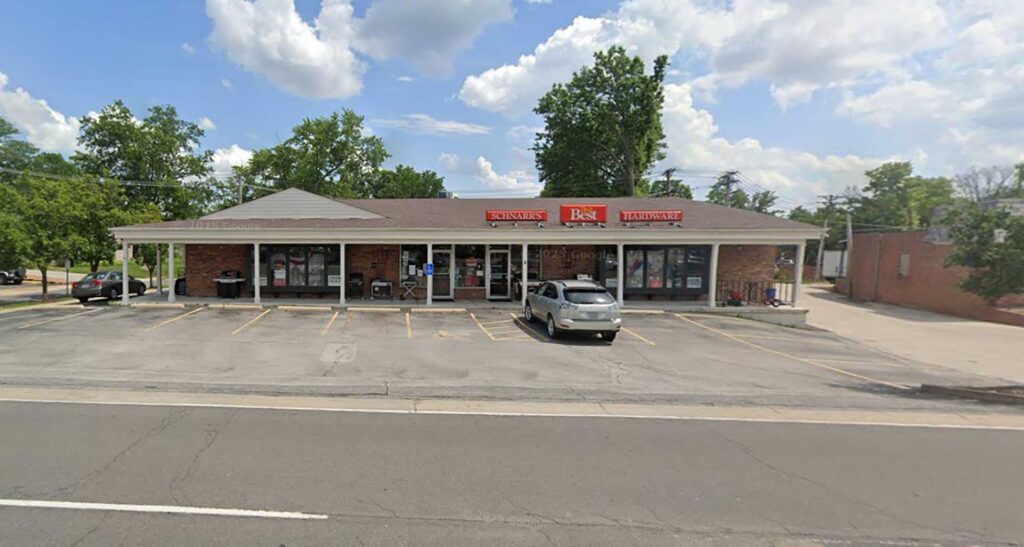 9800 Clayton Rd (Ladue)